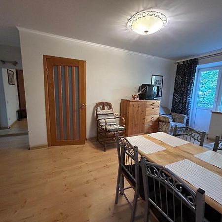 ריבנה Three Bedroom Stepana Bandery Street מראה חיצוני תמונה