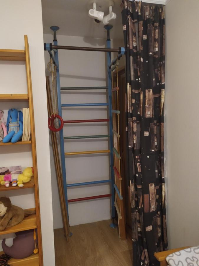 ריבנה Three Bedroom Stepana Bandery Street מראה חיצוני תמונה