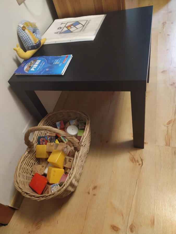 ריבנה Three Bedroom Stepana Bandery Street מראה חיצוני תמונה